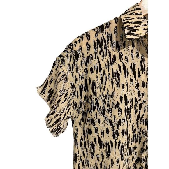 Philosophy Shirt Womans XS Button Up Blouse Top Tan Black Animal Print NEW - Picture 2 of 11